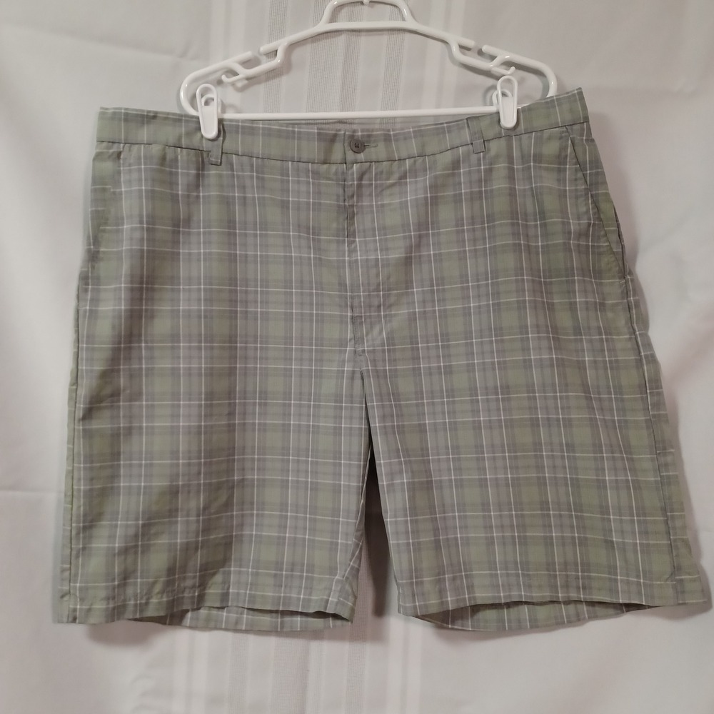 Ben Hogan Golf Shorts Mens 44 Grey Plaid Performance Flat Front Athletic Pocket